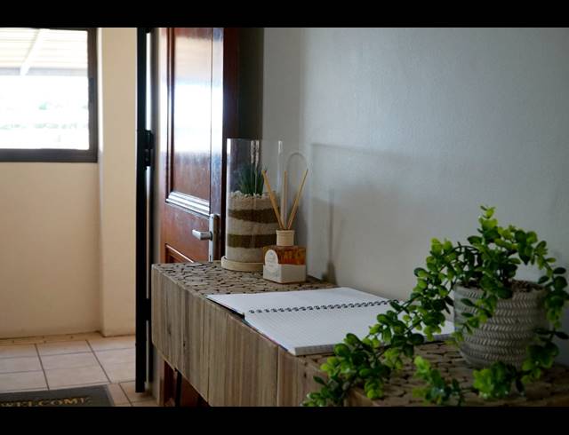2 BEDROOM APARTMENT FOR SALE IN HARTENBOS CENTRAL